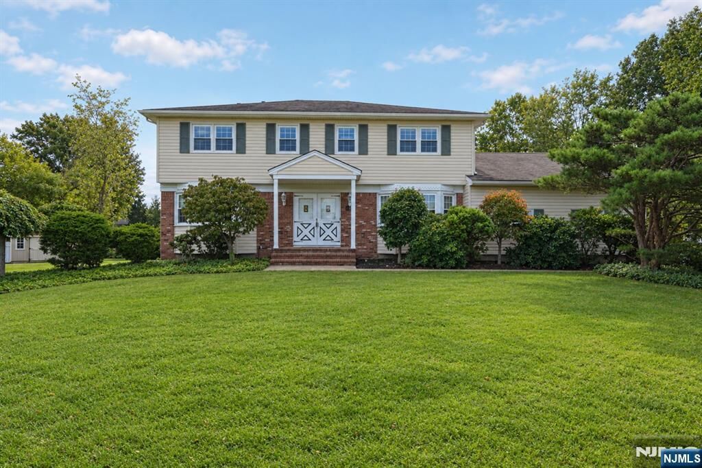 Property Photo:  16 Avalon Drive  NJ 07045 