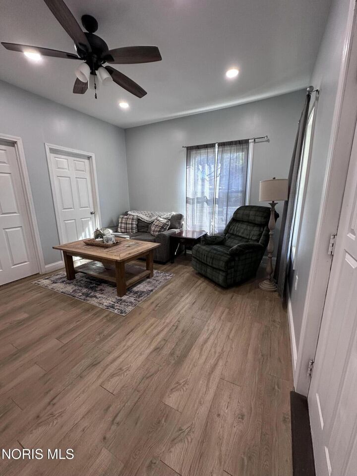Property Photo:  413 E Madison Street  OH 43543 