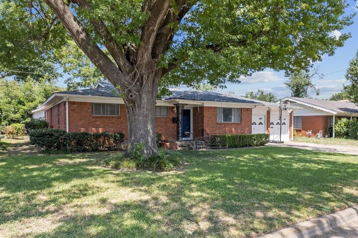 Property Photo:  2113 David Drive  TX 76111 