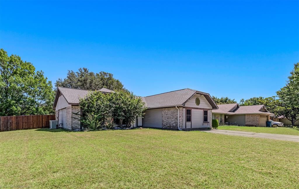 Property Photo:  214 Mapleridge Drive  TX 75032 