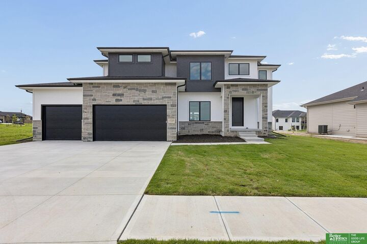 Property Photo: 5401 N 196th Avenue NE 68022