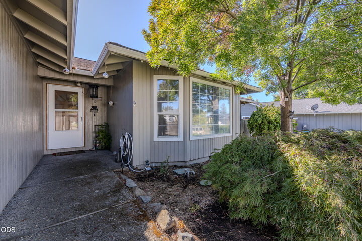 Property Photo: 2212 Westfall Circle OR 97504