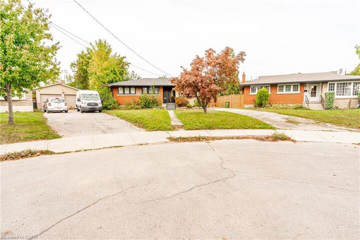Property Photo:  33 Kenwood Crescent (Main Level)  ON L8T 1W3 