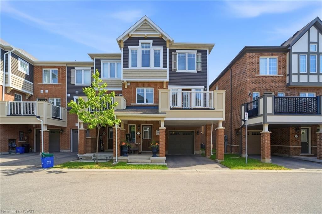 Property Photo:  1222 Rose Way 11  ON L9E 1P1 