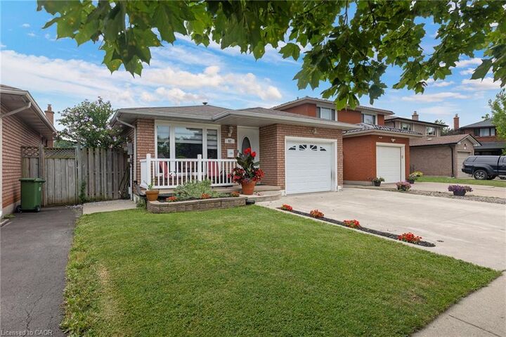 Property Photo:  92 Juniper Drive  ON L8G 4E6 