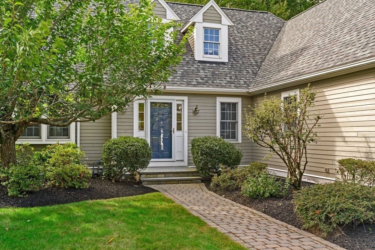Property Photo:  4 Doctors Hill 4  MA 02066 
