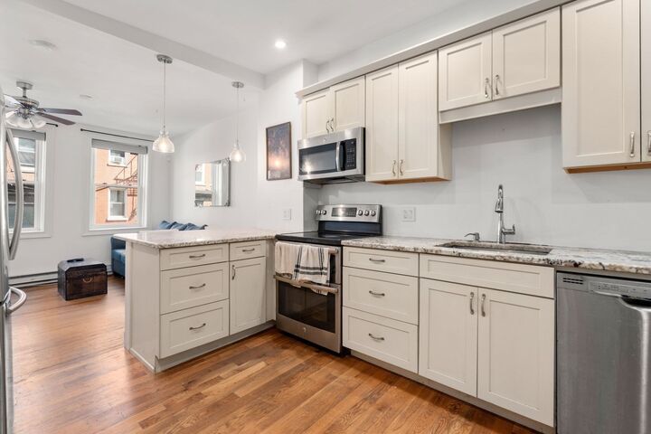 Property Photo:  162 Endicott St 1  MA 02113 