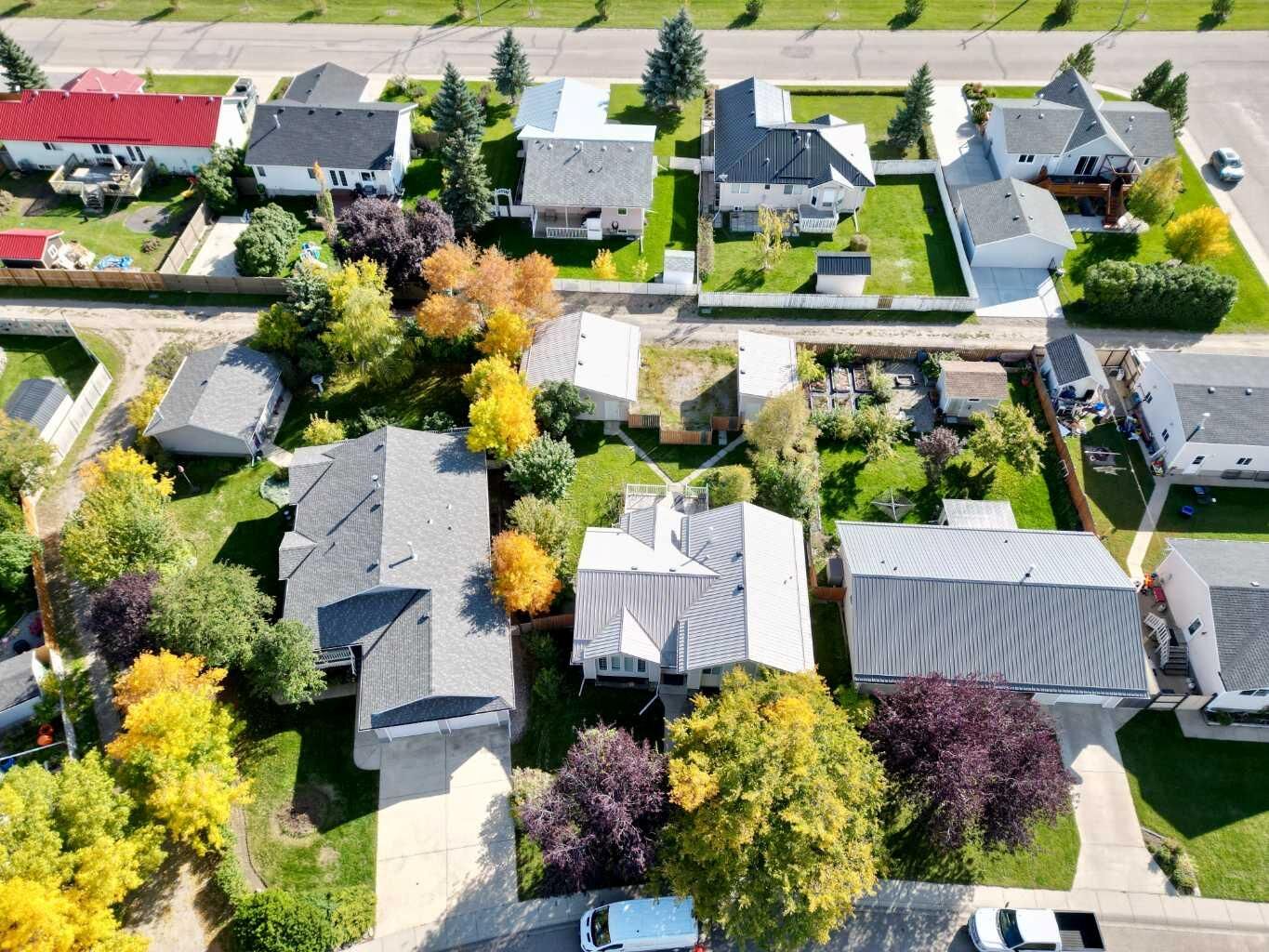 Property Photo:  2513 26th Street  AB T0L 1R0 