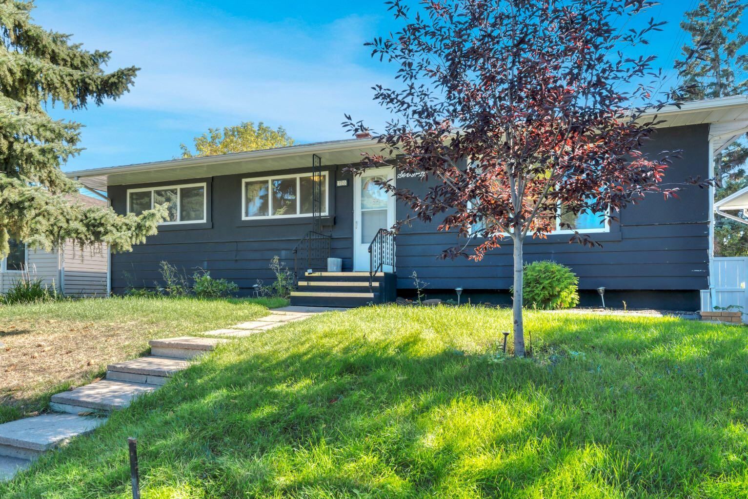 Property Photo:  70 Fairview Crescent SE  AB T2H 0Z6 