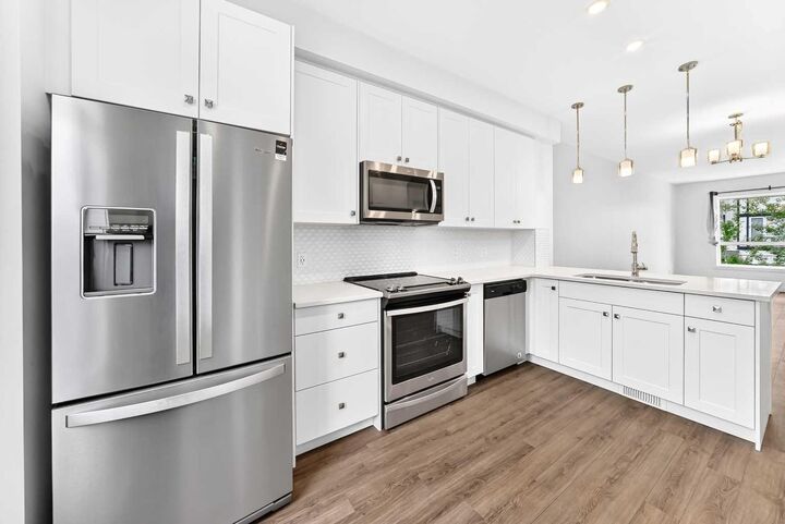Property Photo:  15 Evanscrest Park NW 208  AB T3R 1V5 
