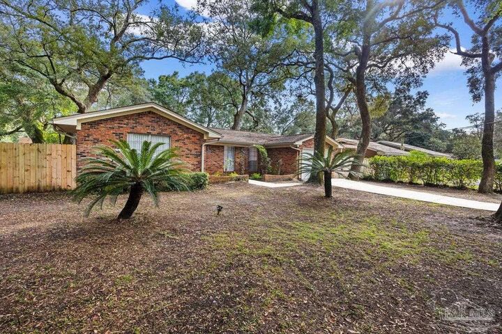 Property Photo: 12881 Lillian Hwy FL 32506