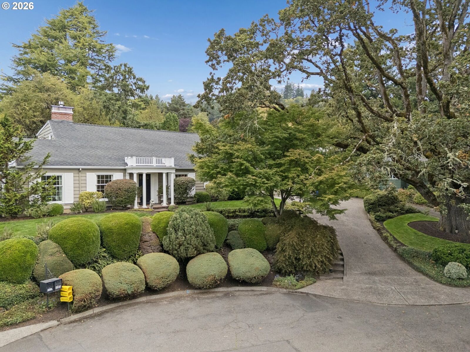 Property Photo:  4620 SW 29th Pl  OR 97239 