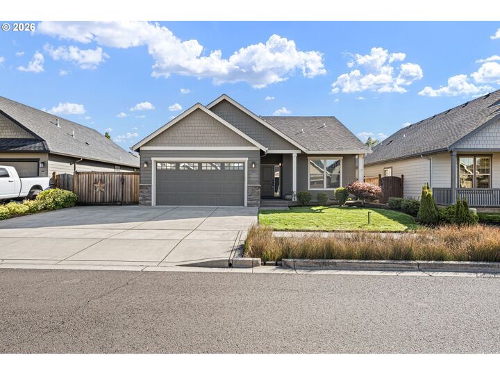 Property Photo:  5422 King Arthur Ct  OR 97402 