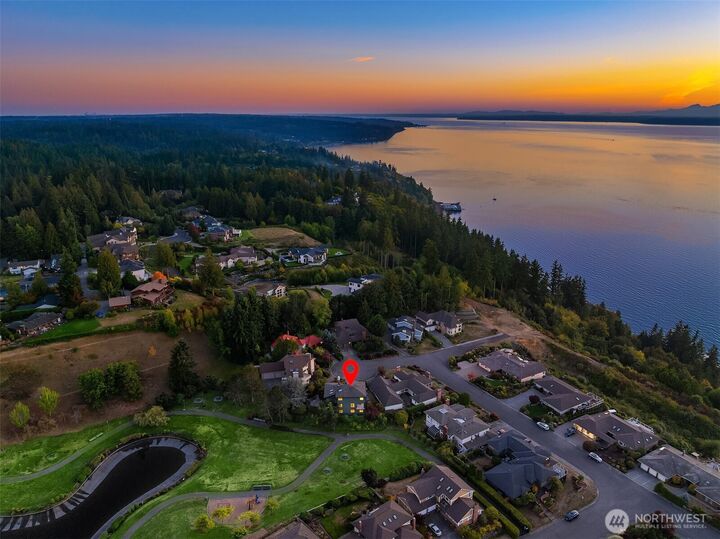 Property Photo:  6701  139th Place SW  WA 98026 