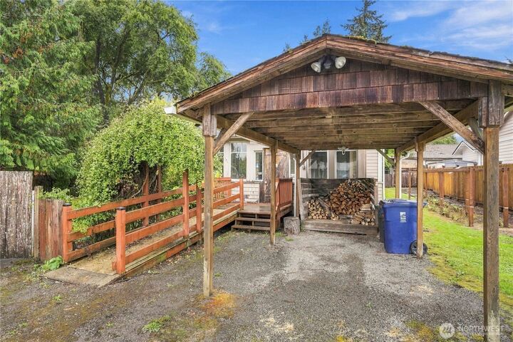 Property Photo:  9536 E E Street  WA 98445 