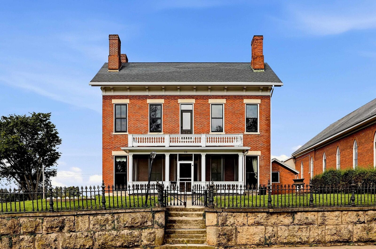 Property Photo: 129 S High Street IL 61036