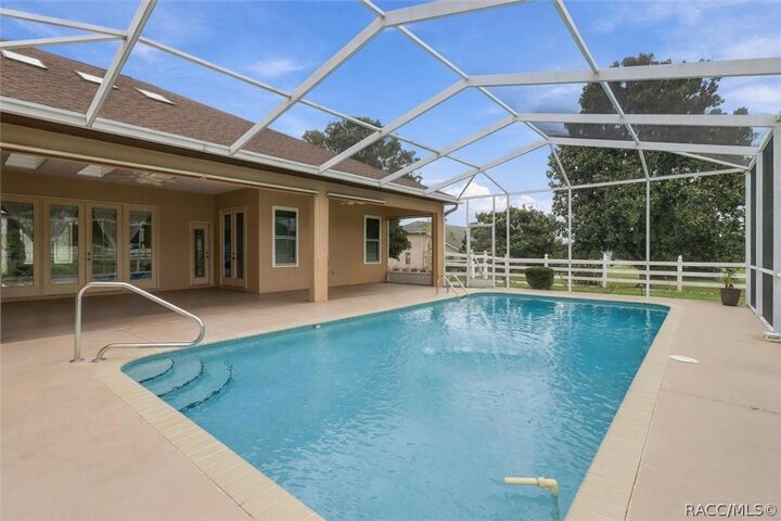 Property Photo: 904 N Hambletonian Drive FL 34453