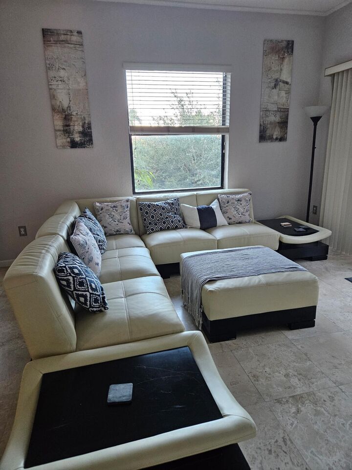 Property Photo: 1640 Presidential Way 301 FL 33401