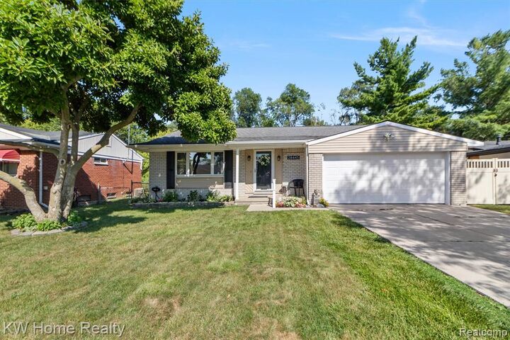 Property Photo:  28445 Weddel Avenue  MI 48183 