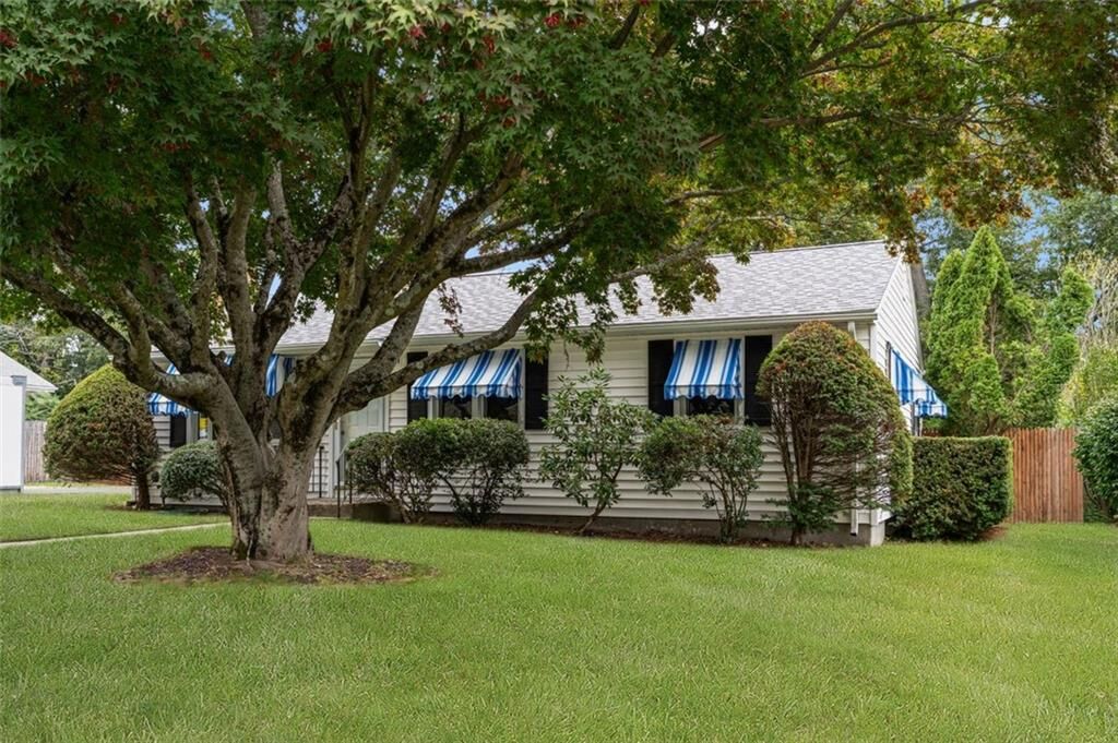 Property Photo:  18 Laurel Lane  RI 02865 