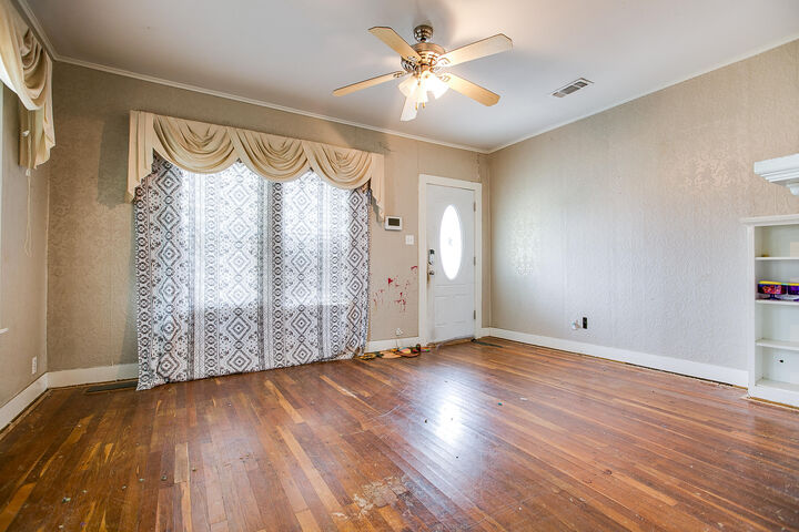 Property Photo: 307 N 3rd Street TX 76821