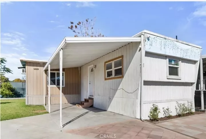 Property Photo:  4101 Paramount Space #50  CA 90660 