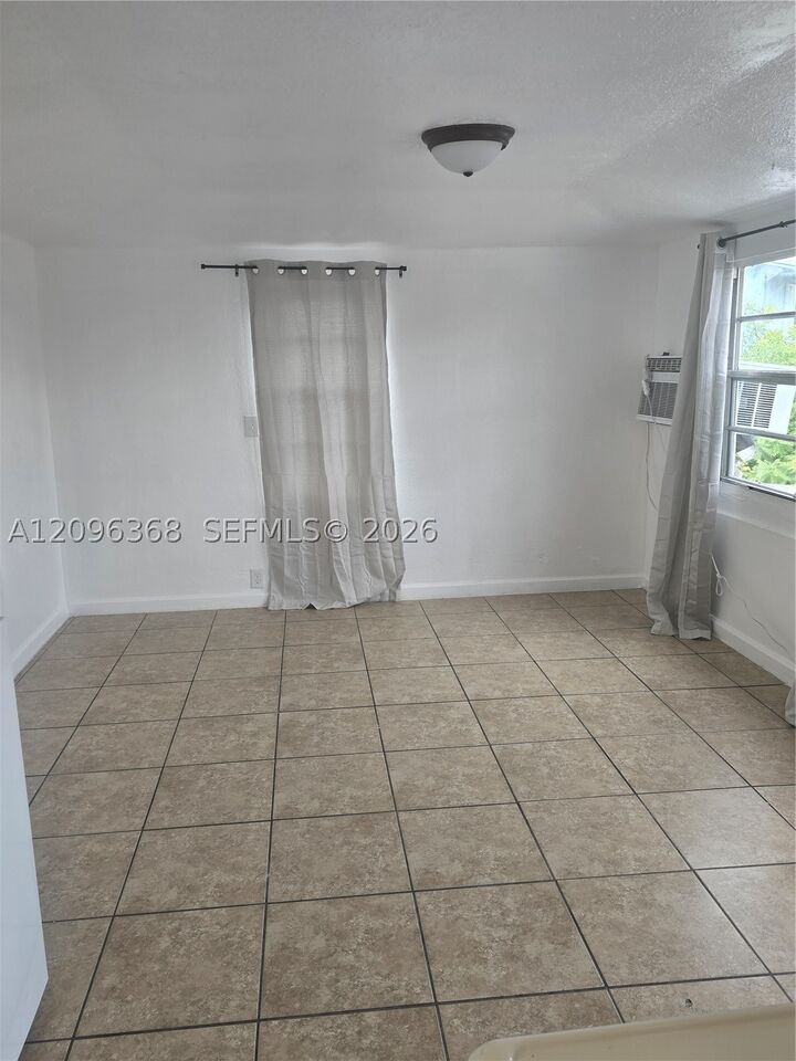 Property Photo:  66 W 13th St 6  FL 33010 