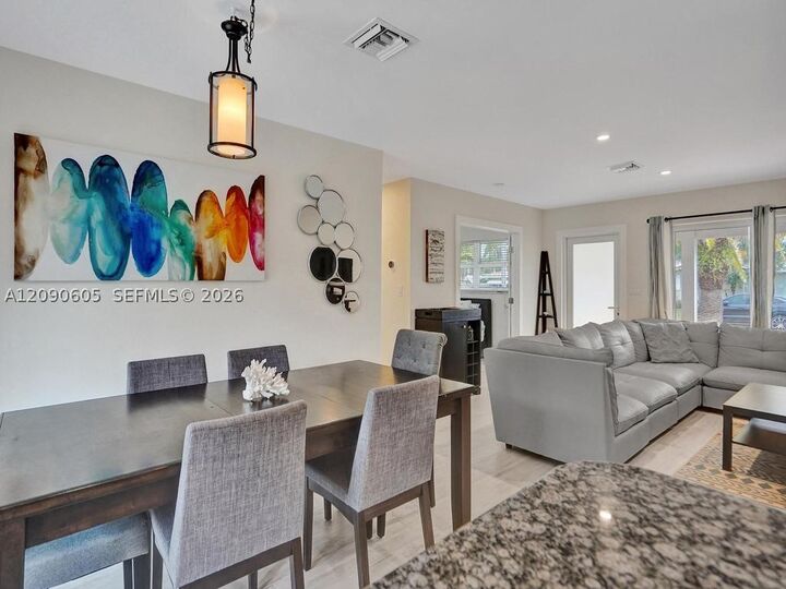 Property Photo:  2211 NE 61st Ct  FL 33308 
