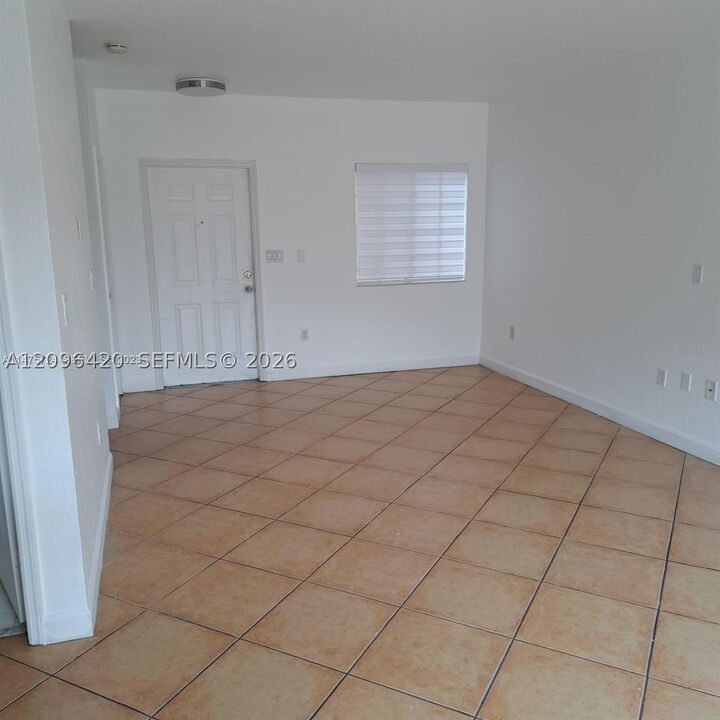 Property Photo:  953 SW 147th Ct 953  FL 33194 