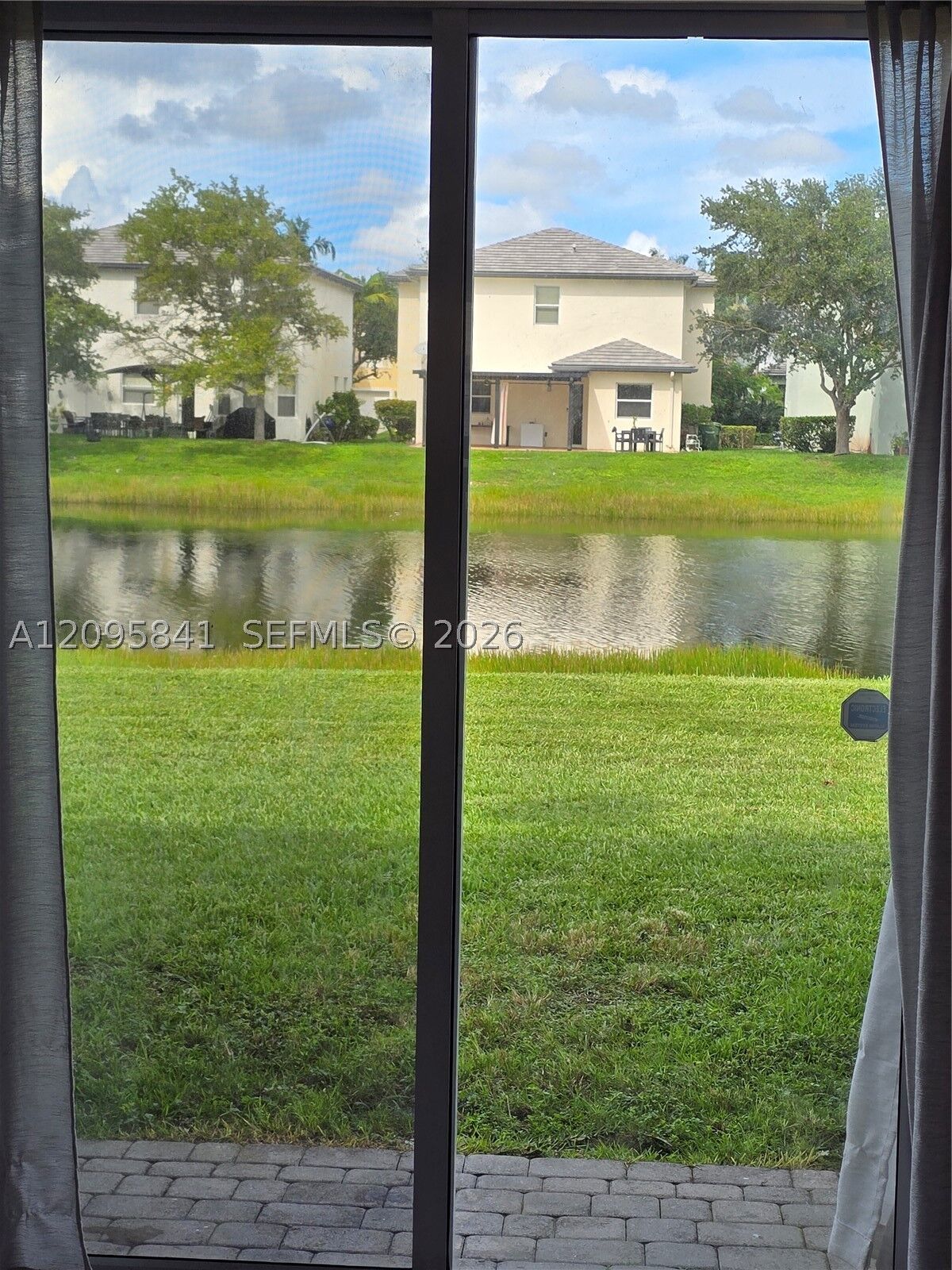 Property Photo: 2853 SE 1st Dr 6 FL 33033