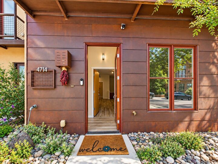 Property Photo: 4714 Quemazon Place NM 87544