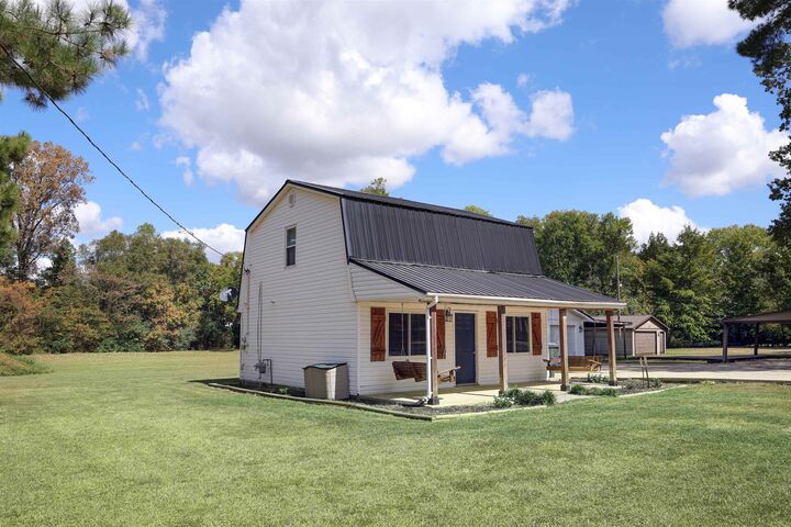 Property Photo:  285 Gibbs Ln  AL 35616 