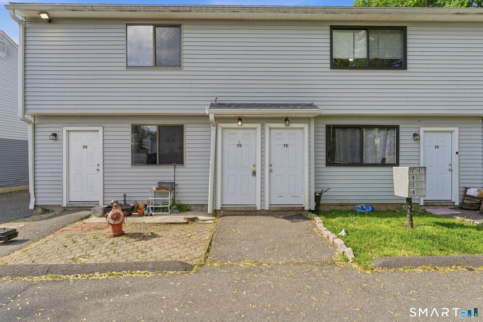 Property Photo:  5-7 Warner St Extension 5C  CT 06114 