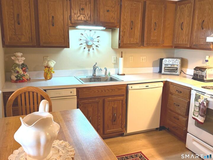 Property Photo: 1460 Elm Street 218 CT 06615