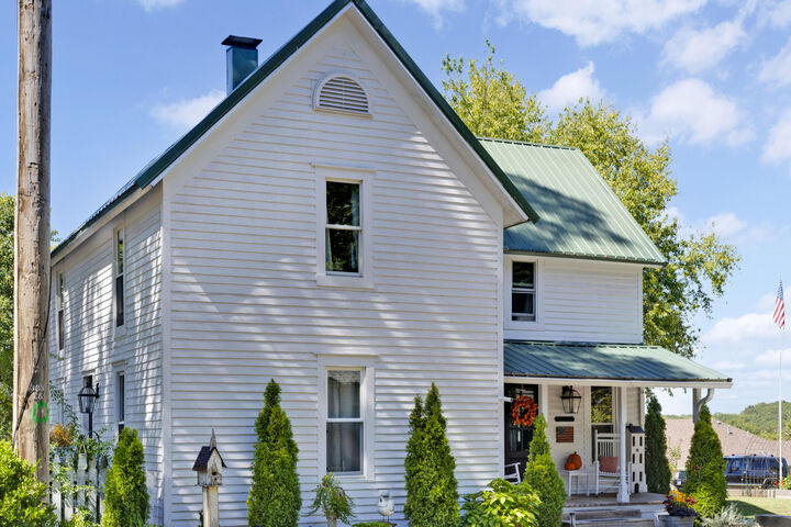 Property Photo:  605 S Hemphill Avenue  MO 65633 