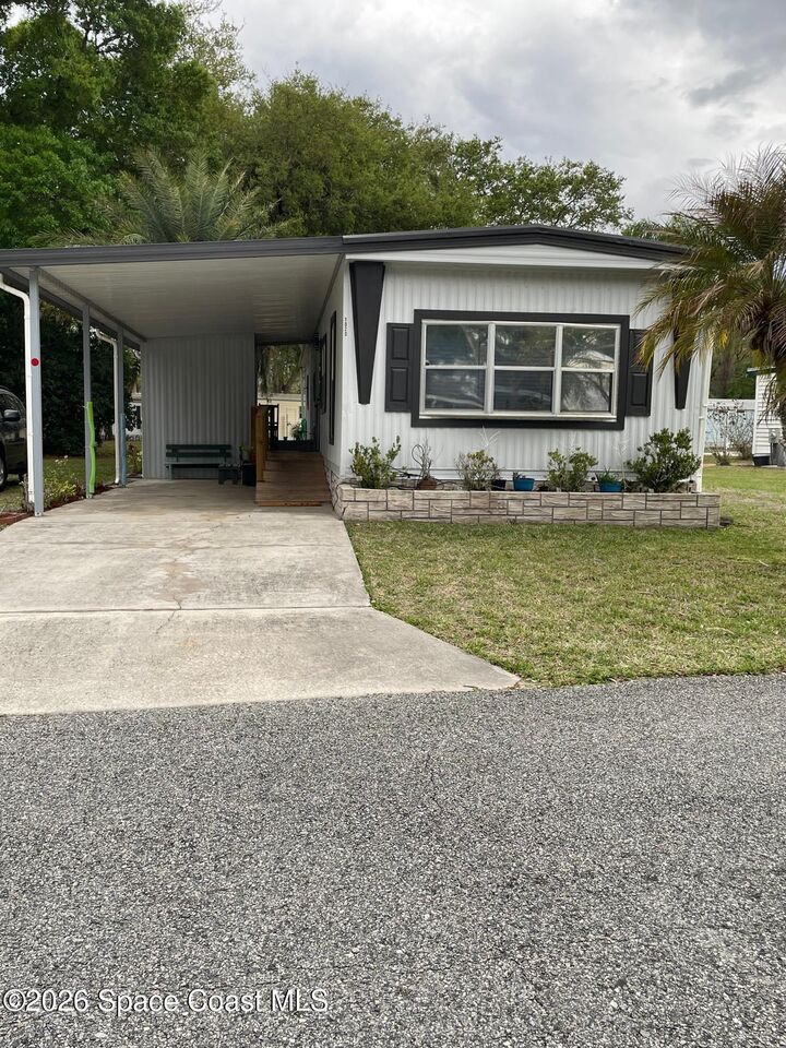 Property Photo:  1020 Laurel Court NE  FL 32907 