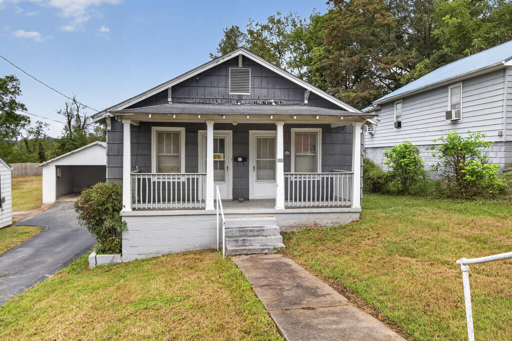 Property Photo:  836 Portsmouth Ave  VA 24201 