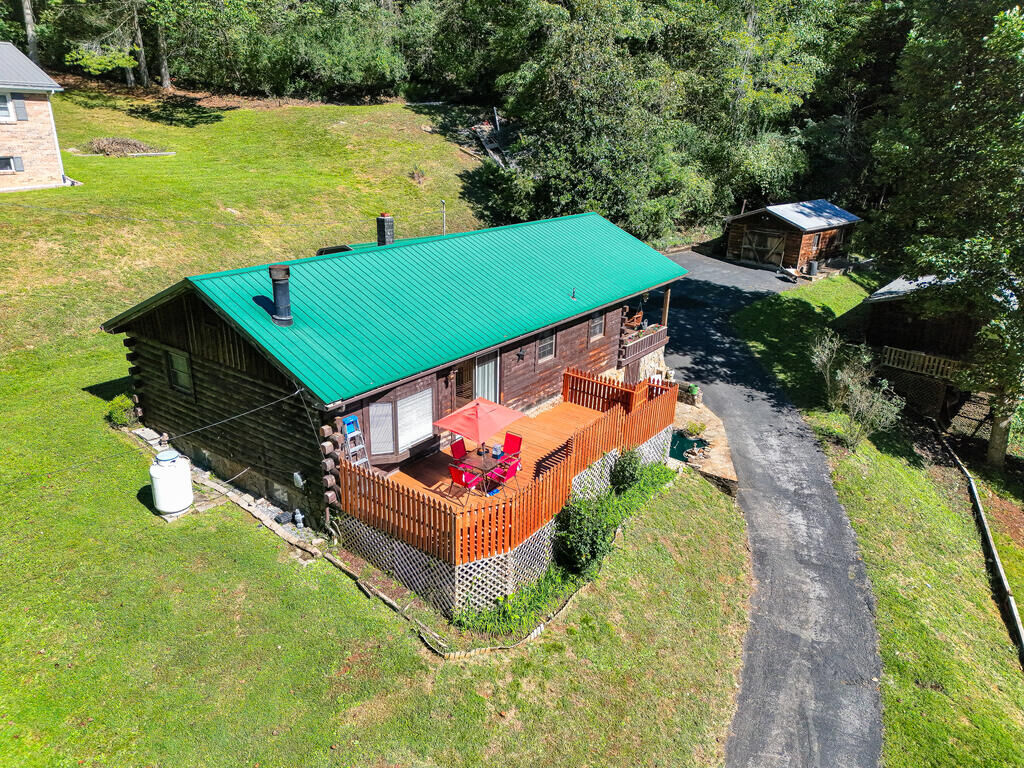 Property Photo: 142 Hippy Hollow Rd VA 24225