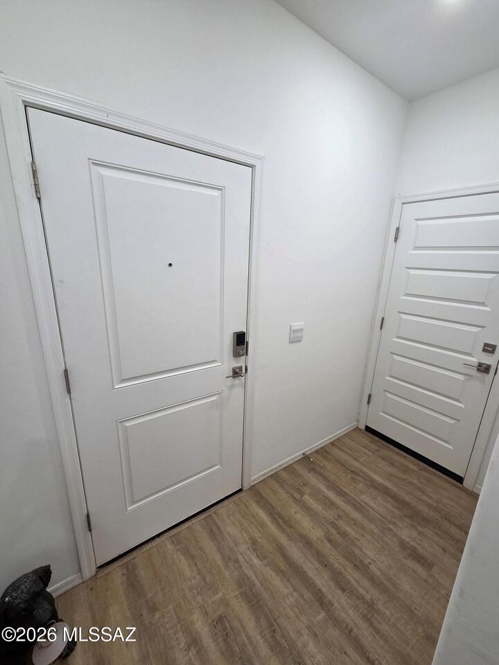 Property Photo: 10472 W Thetford Lane AZ 85653