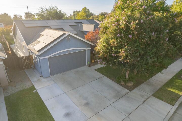 Property Photo:  145 N Stokes Street  CA 93291 