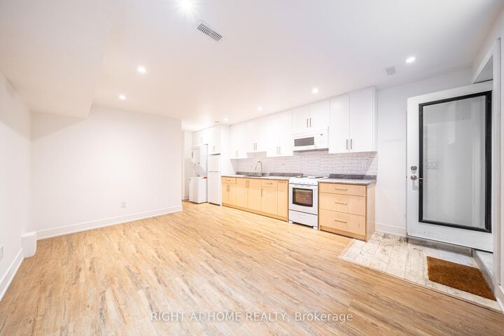 Property Photo:  49 B East Drive Lower  ON M6N 2N8 
