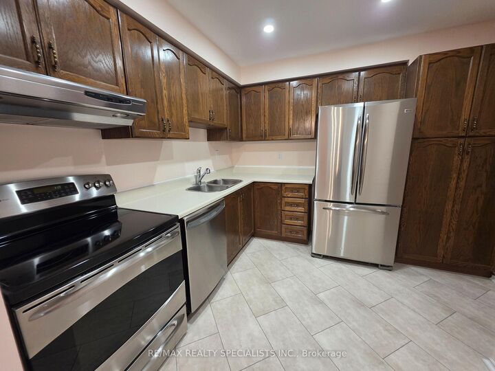 Property Photo:  385 The East Mall N/A 17  ON M9B 6J4 