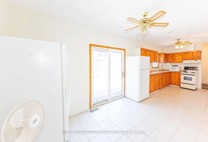 Property Photo:  252 Bloor Street E  ON L1H 3M6 