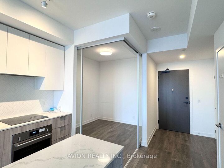 Property Photo:  15 Holmes Avenue 1903  ON M2N 0L4 