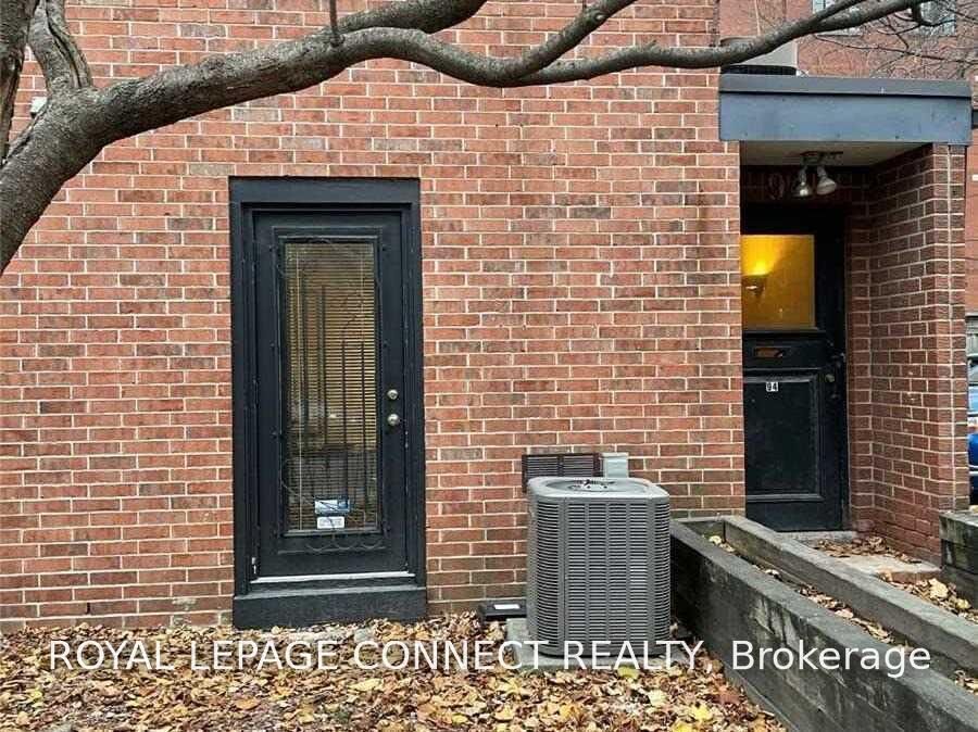 Property Photo:  94 Sackville Street C  ON M5A 3E7 