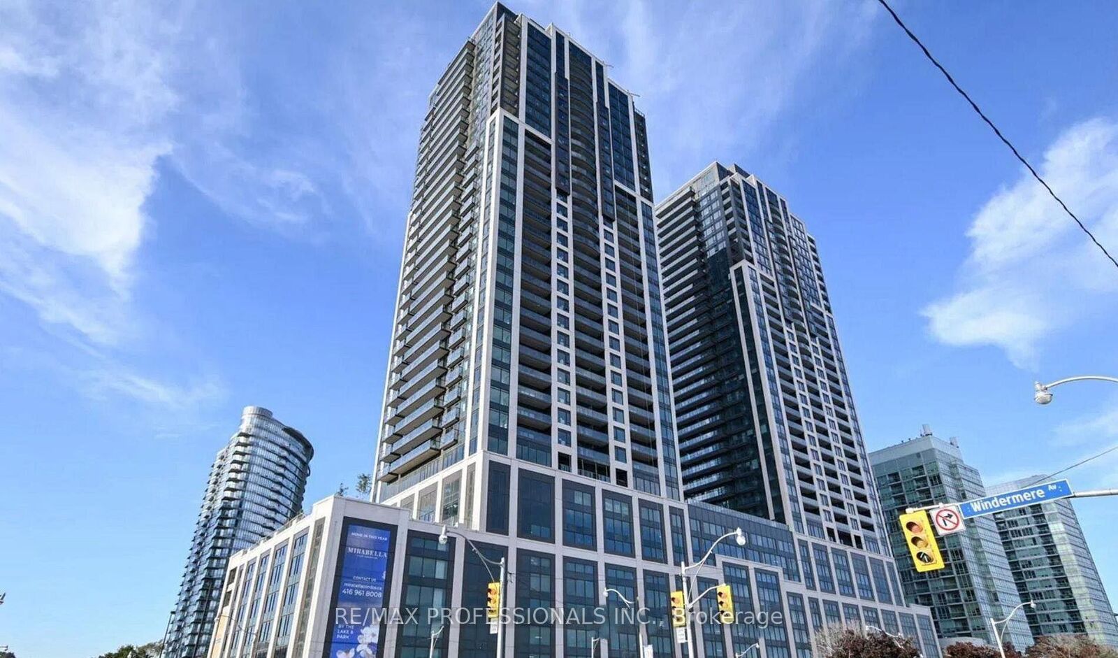 Property Photo:  1928 Lake Shore Boulevard W 1715  ON M6S 0B1 