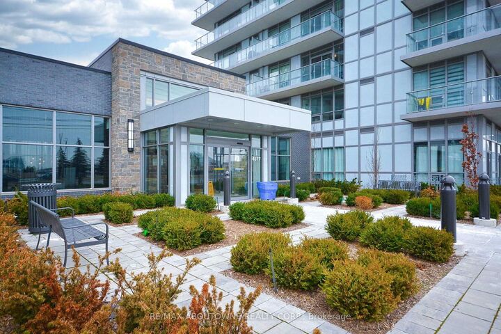 Property Photo:  4677 Glen Erin Drive 1202  ON L5M 2E3 