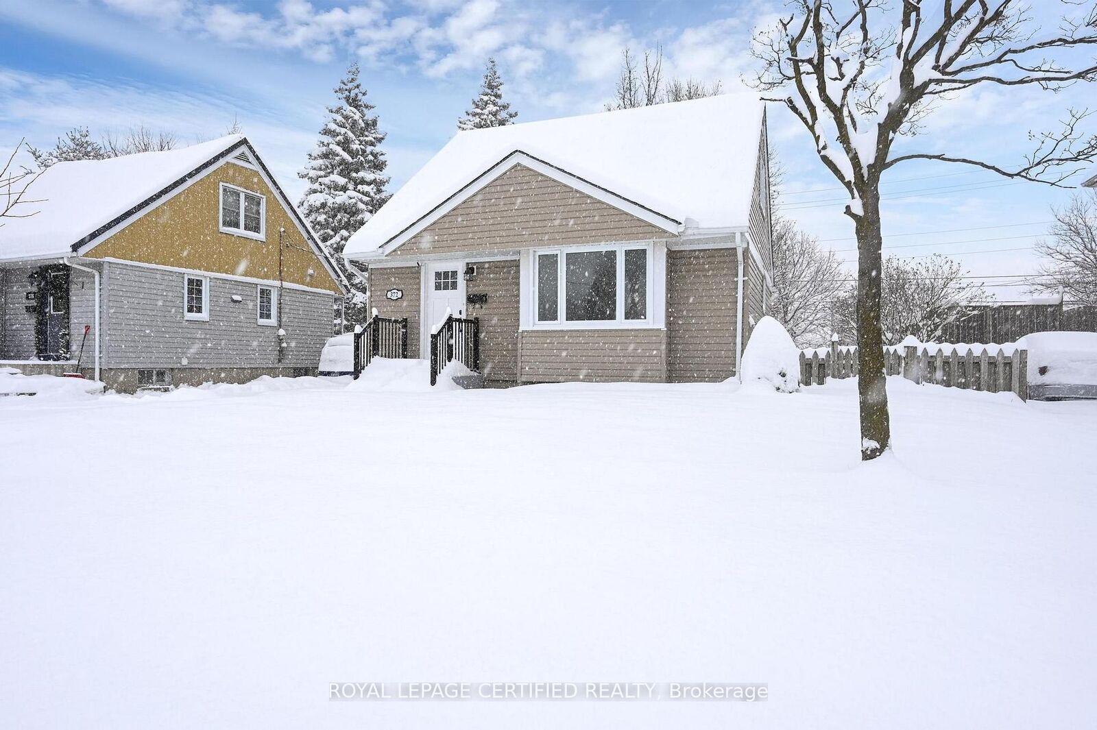Property Photo:  372 Flanders Row E  ON N5Y 1C4 