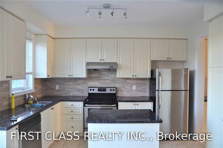 Property Photo: 88 Mack Clement Lane ON L4S 0G2