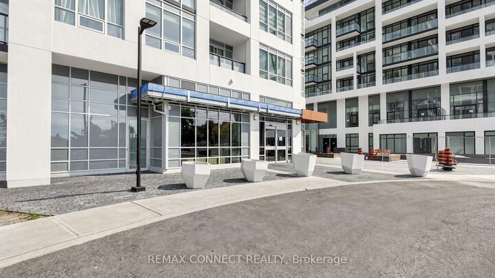 Property Photo:  209 Steeles Avenue W 2107  ON L6Y 0B5 